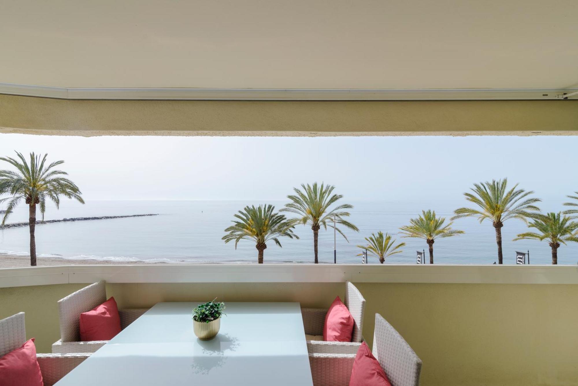 Sea Front Apartment In Marbella Center Eksteriør billede