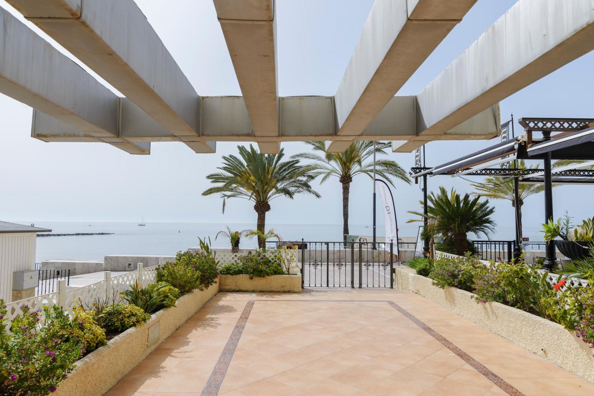 Sea Front Apartment In Marbella Center Eksteriør billede