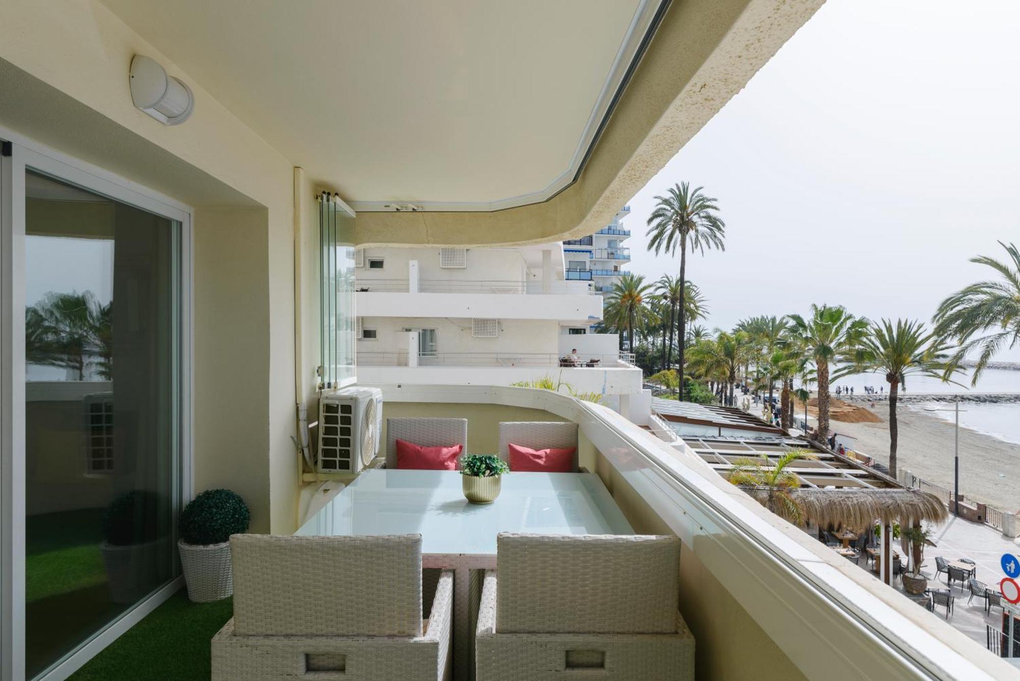 Sea Front Apartment In Marbella Center Eksteriør billede